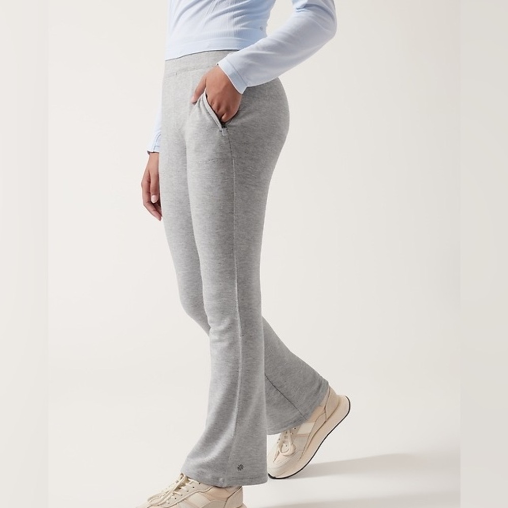 Athleta Girl Warmup Flare Grey Gray Fleece Pant Girls Youth Child Size XL/14 NWT